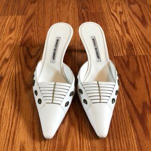 Manolo Blahnik white leather kitten heels